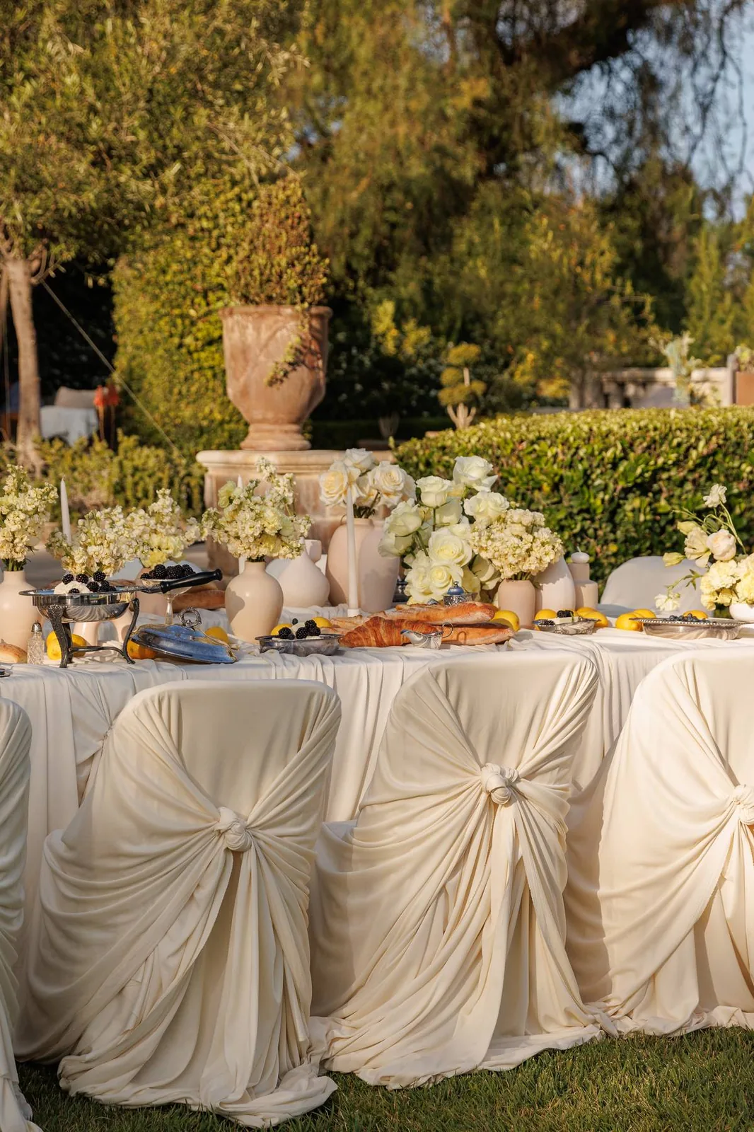 Olivia & David — citrus botanical scenography by Áurea 1618