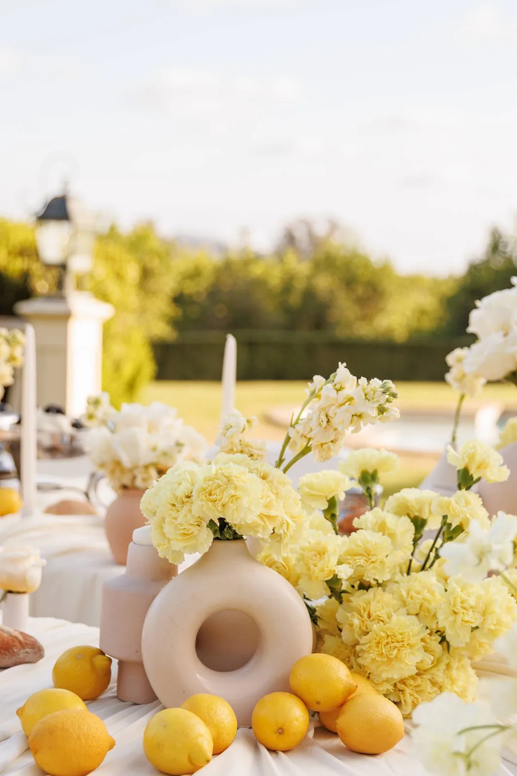 Olivia & David — citrus botanical scenography by Áurea 1618