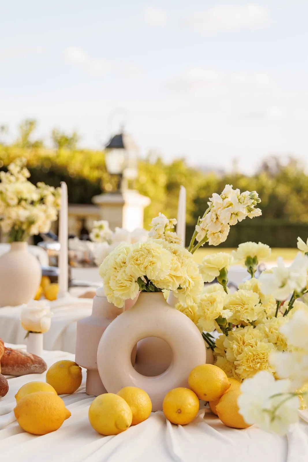 Olivia & David — citrus botanical scenography by Áurea 1618