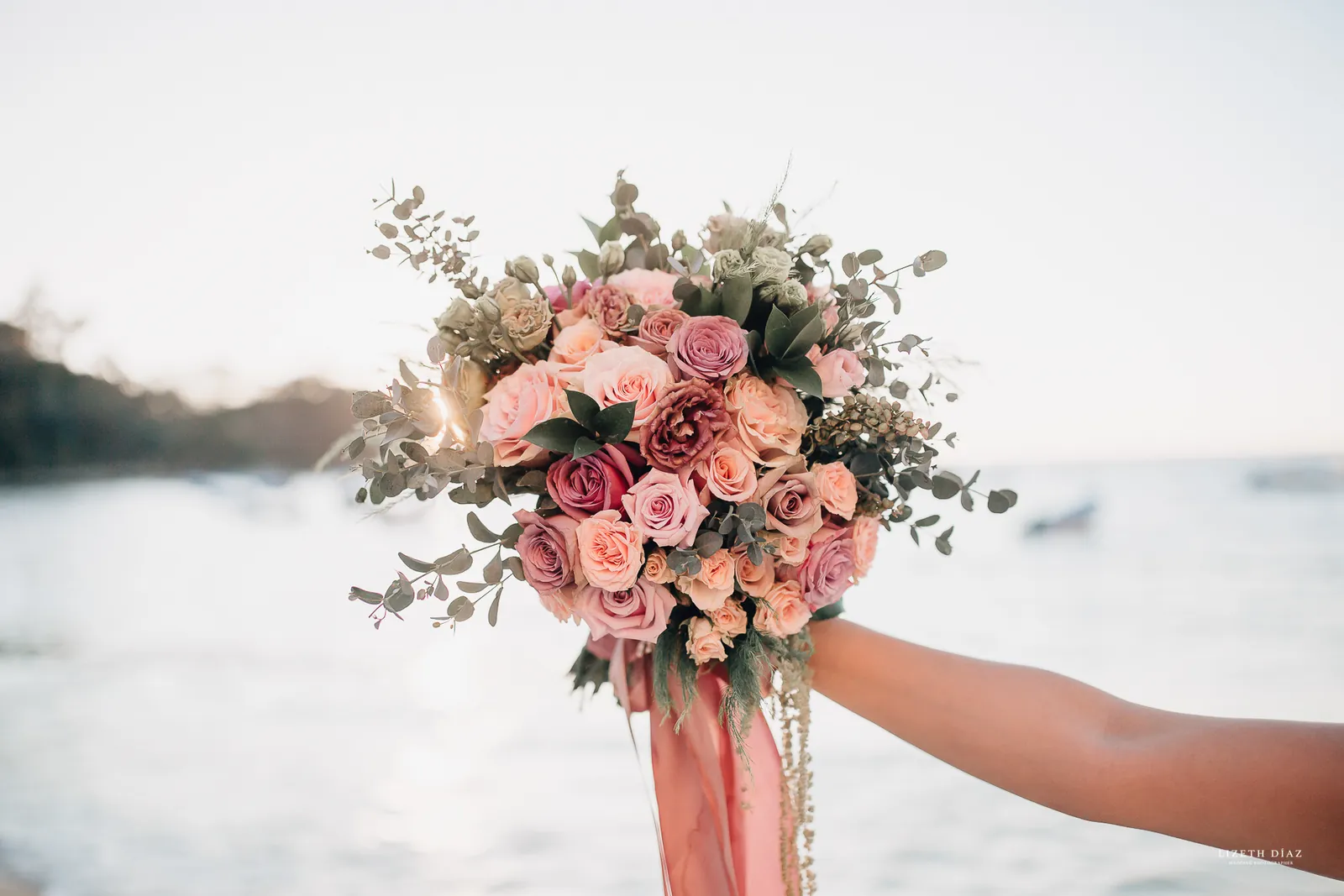 Bere & Isaac — floral scenography by Áurea 1618, Punta de Mita
