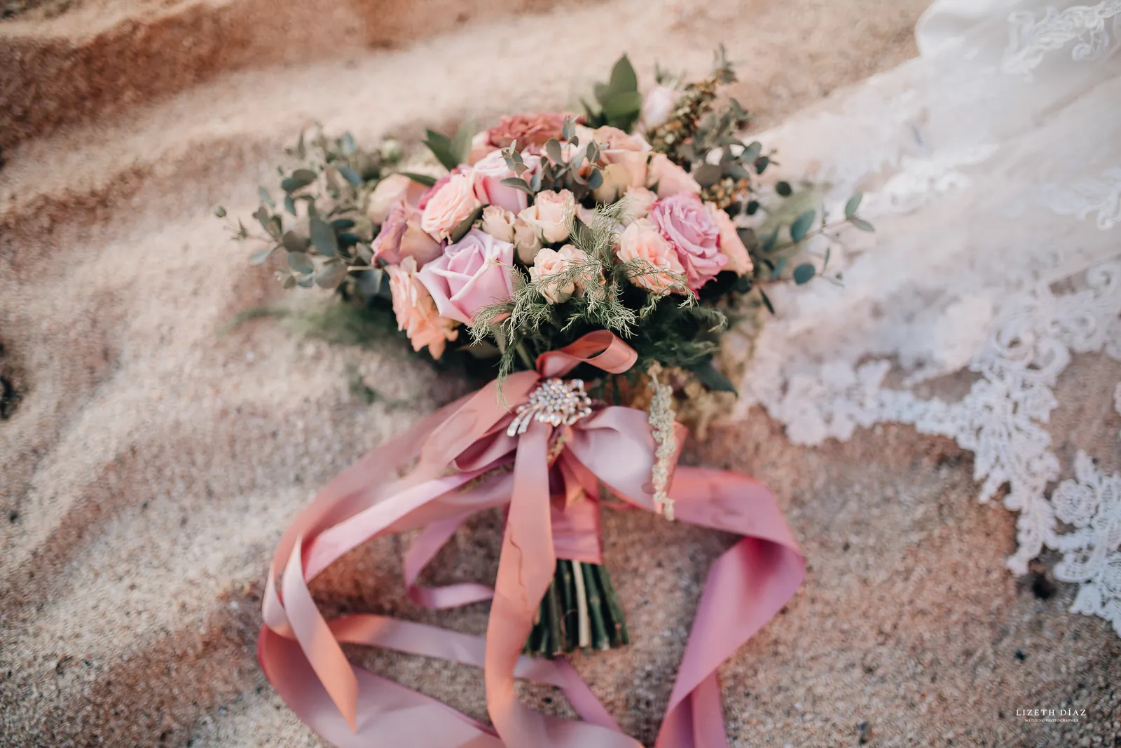 Bere & Isaac — floral scenography by Áurea 1618, Punta de Mita