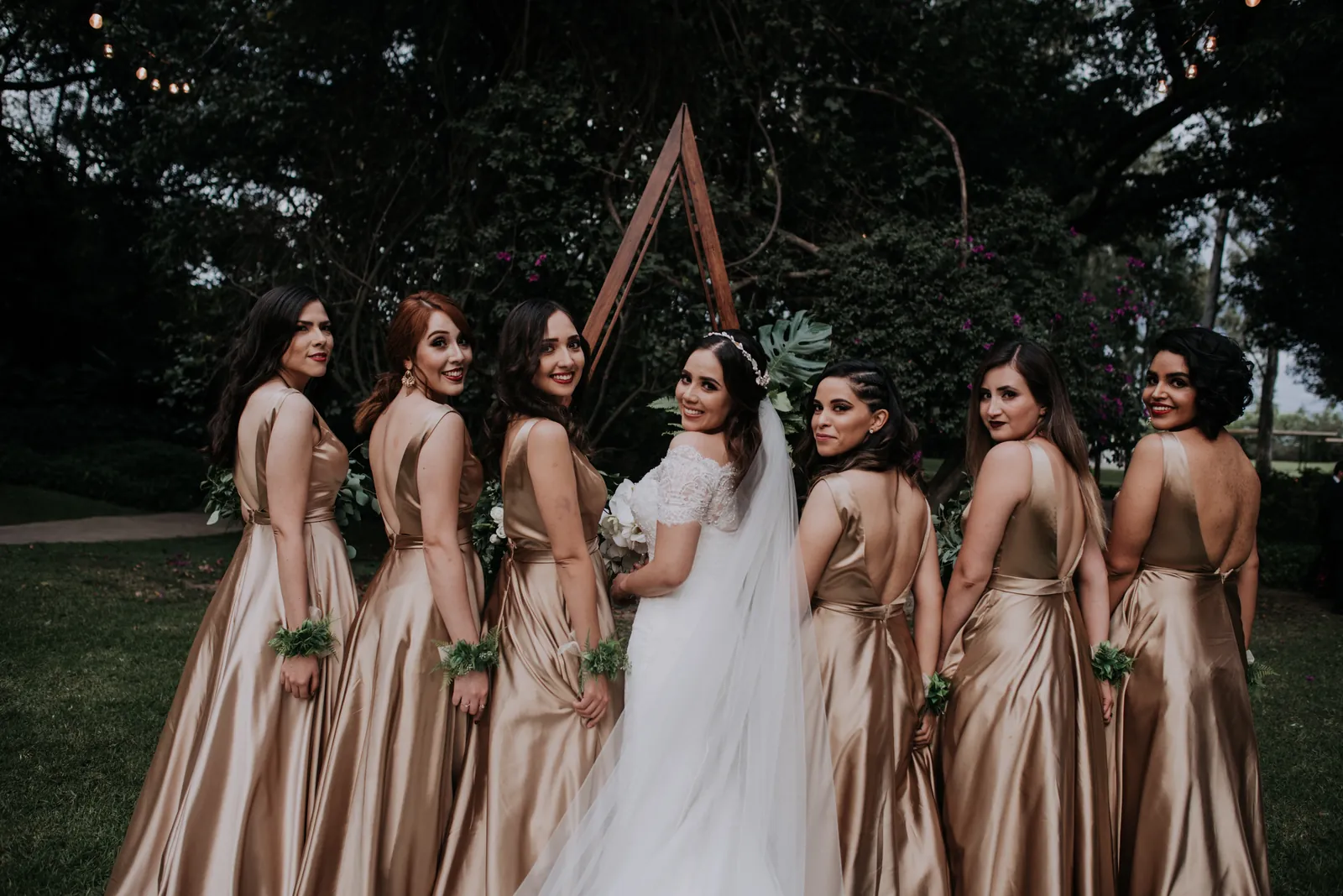 Fernanda & Oscar — floral scenography by Áurea 1618, México