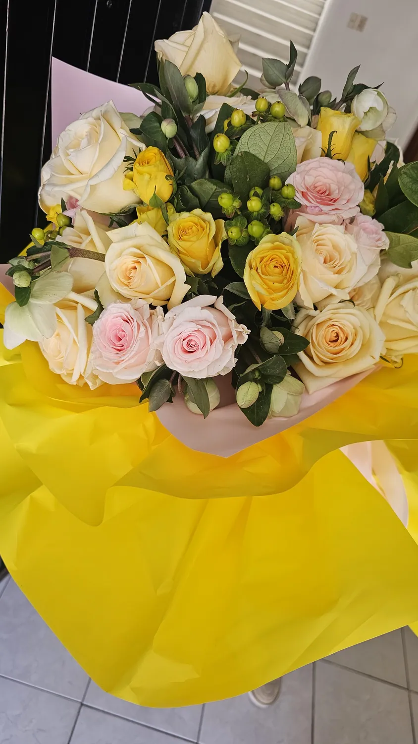 Amarillos — arreglo floral AM-03 de Áurea 1618