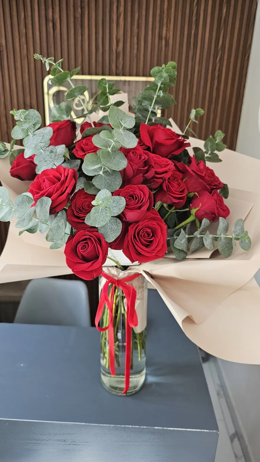 Rojos — arreglo floral RJ-03 de Áurea 1618