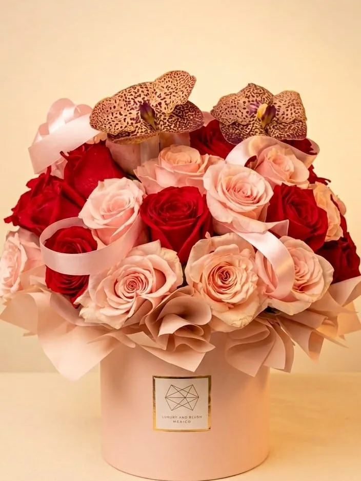 Rojos — arreglo floral RJ-08 de Áurea 1618