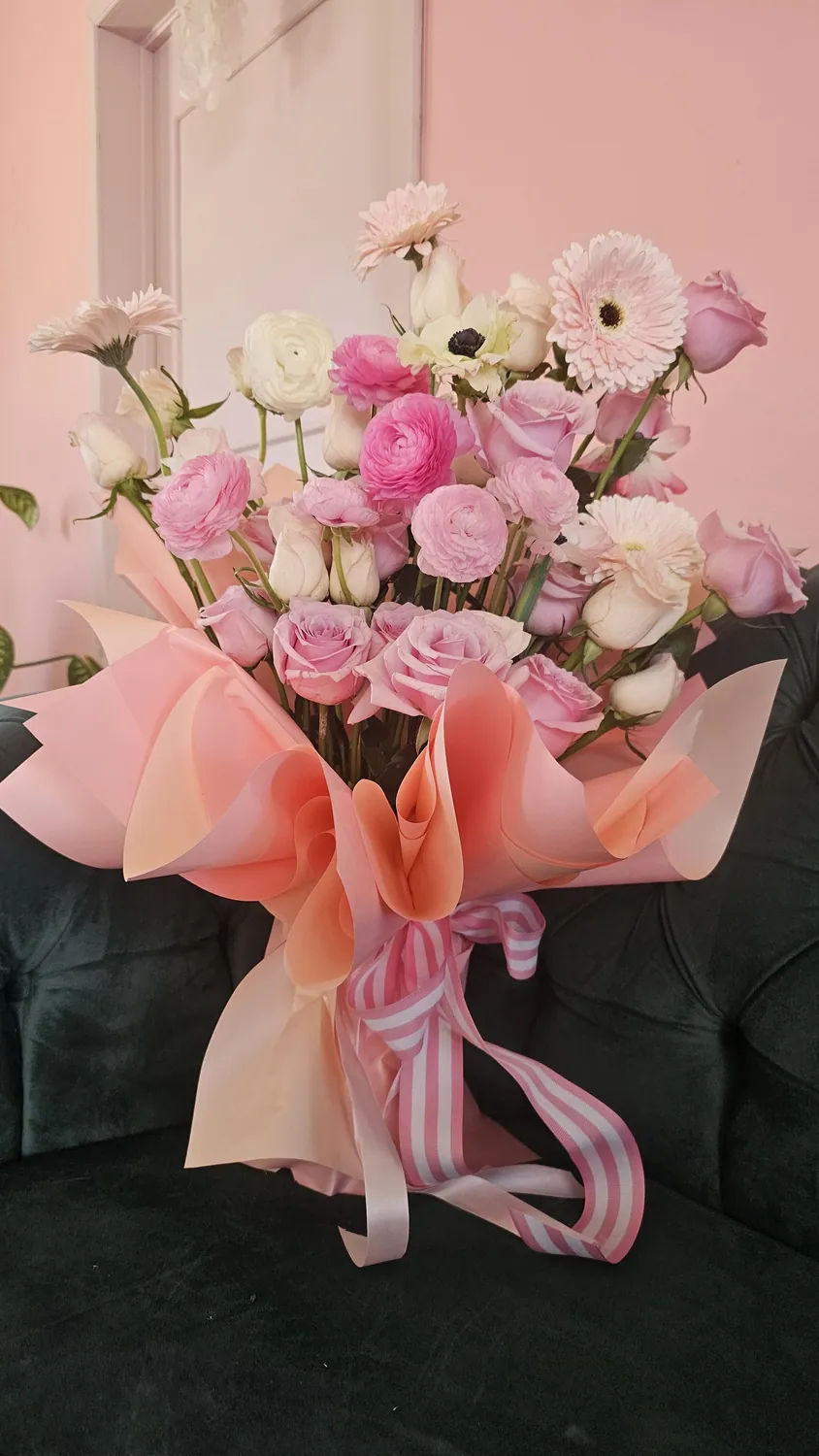Rosados y peonías — arreglo floral RS-02 de Áurea 1618