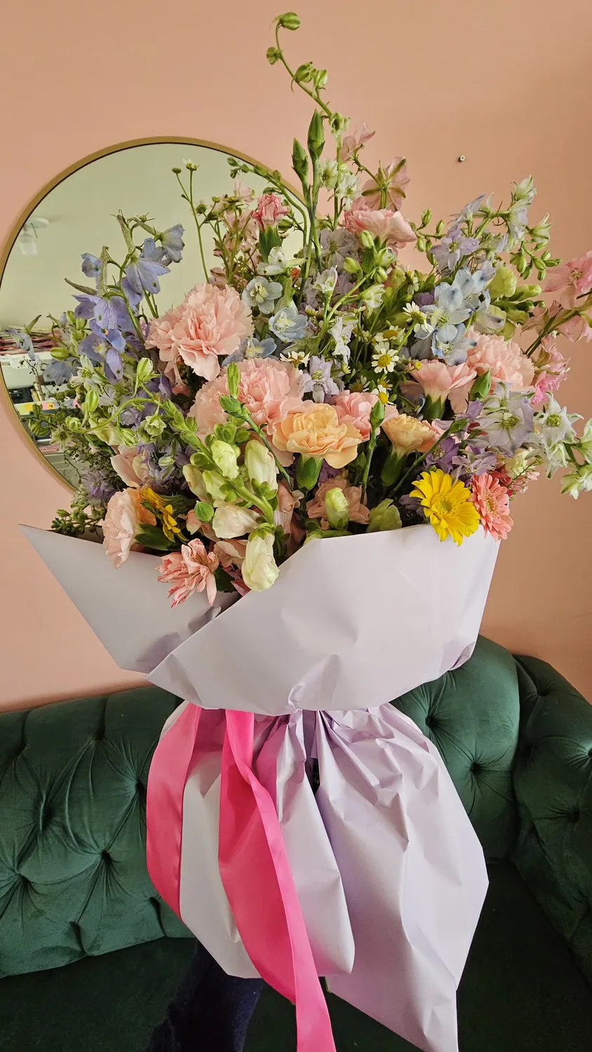 Rosados y peonías — arreglo floral RS-04 de Áurea 1618
